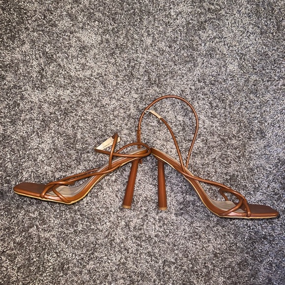 FashionNova Heels - Picture 2 of 5